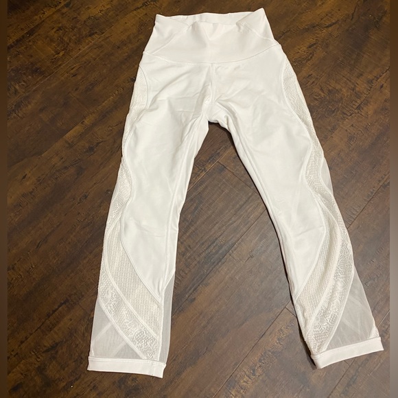 Lululemon wunder under white crop lace leggings - Picture 4 of 13